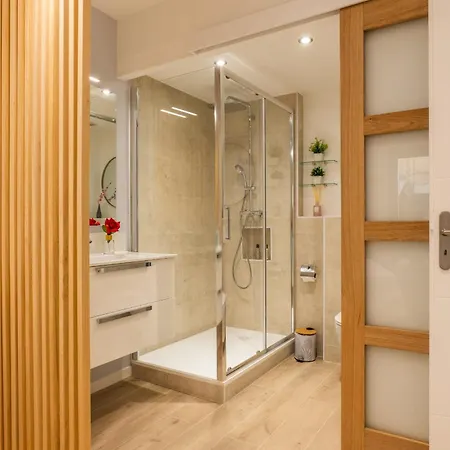 Apartment Upscale 3-room 300m From The Beaches Cannes